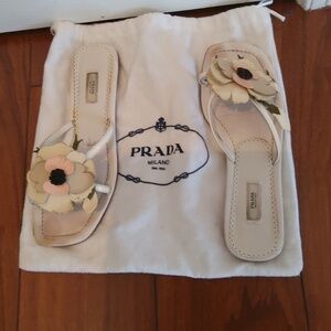 PRADA White Floral Appliqué Leather Slide Sandals